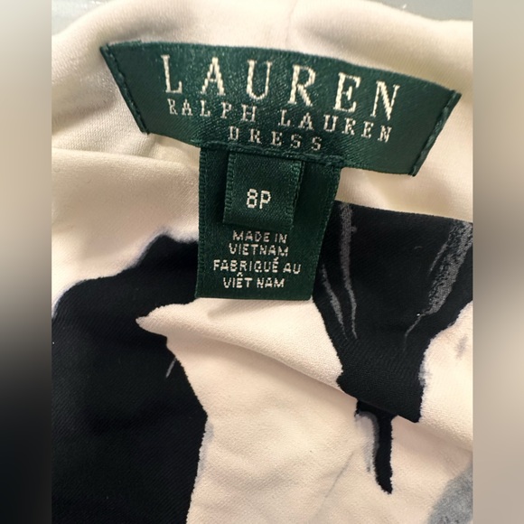 Ralph Lauren side pleated midi dress size
8 -black and creamy white - Picture 6 of 9